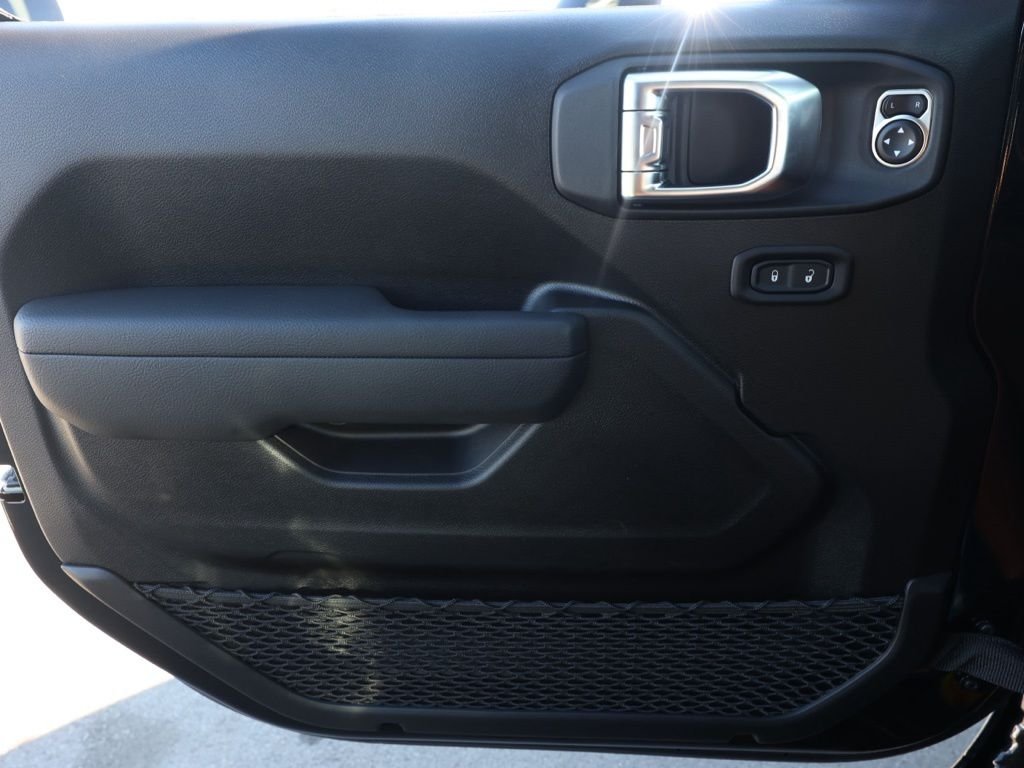 New 2026 Black Clear-Coat Exterior Paint Jeep Willys image 22