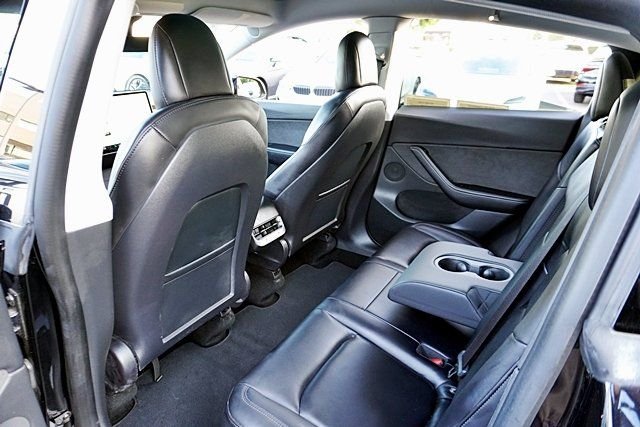 Used 2020  Tesla Long Range image 19