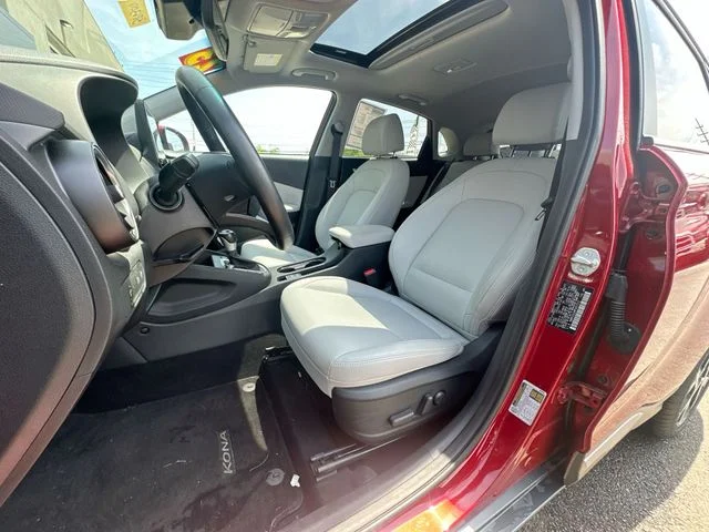 Used 2023 Red Hyundai Limited image 13