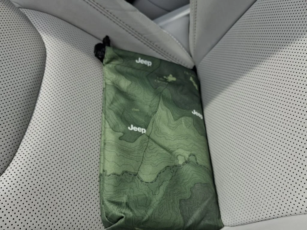 Used 2019 Gray Jeep Limited image 20