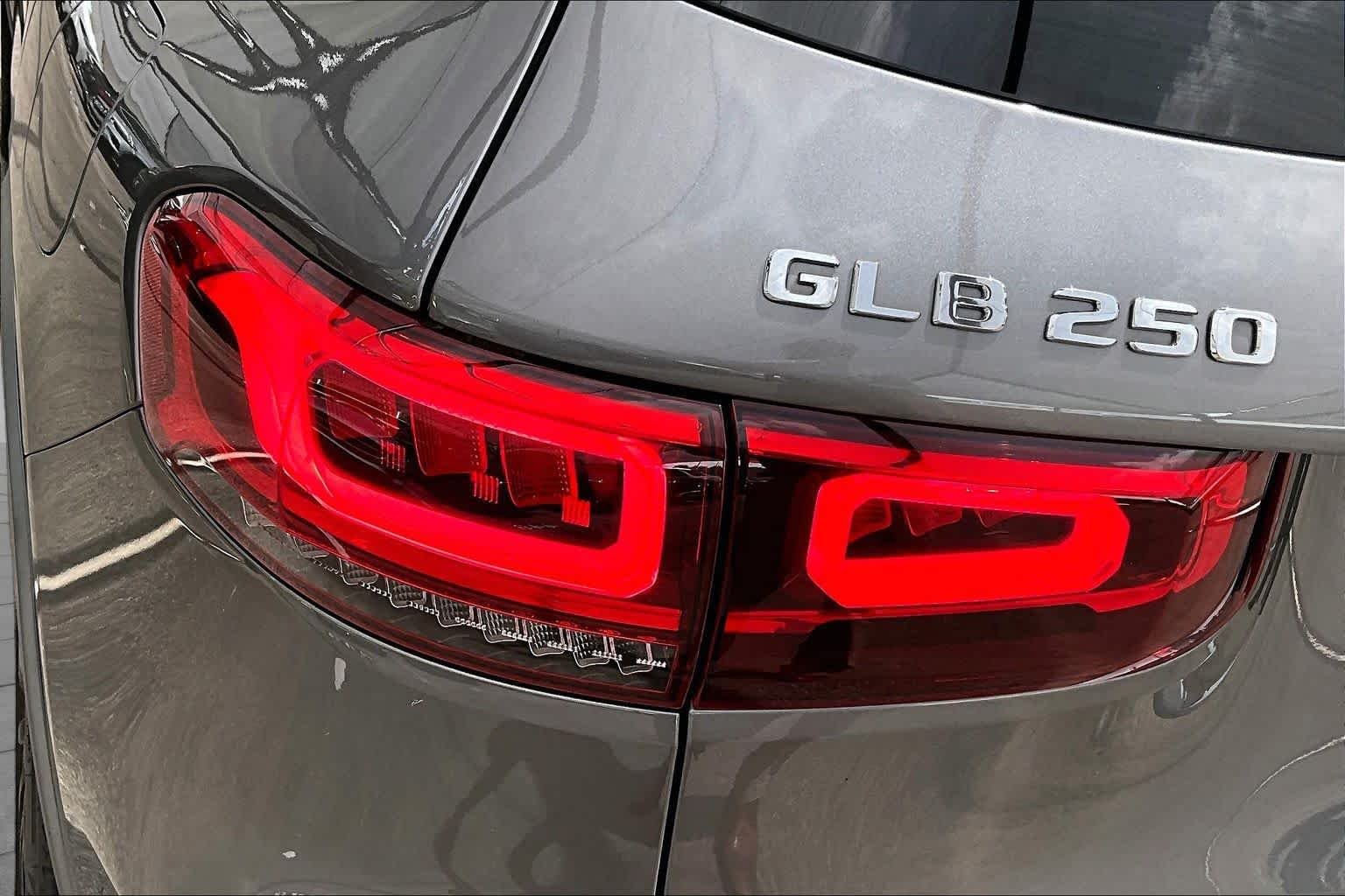 New 2023 Mountain Grey Metallic Mercedes-Benz GLB 250 image 29