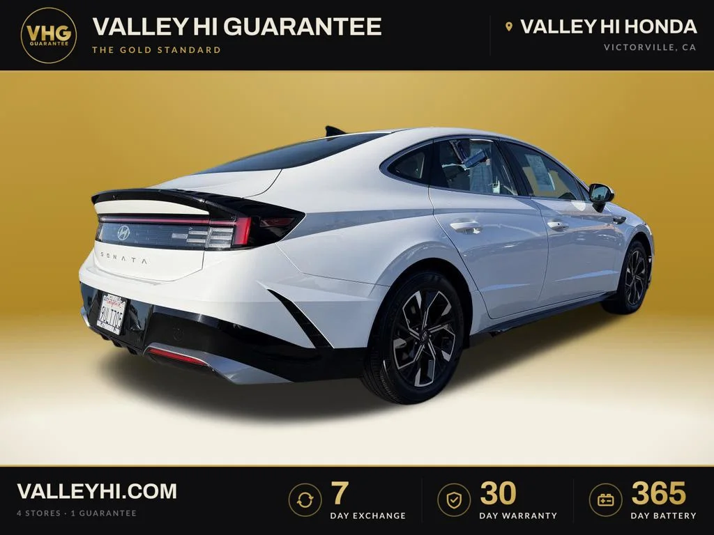 Used 2025 White Hyundai SEL image 8