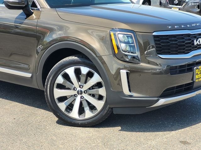 Used 2022 Green Kia EX image 9