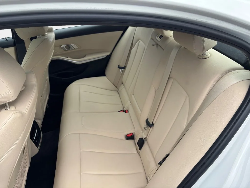 Used 2019 White BMW 330i xDrive image 10