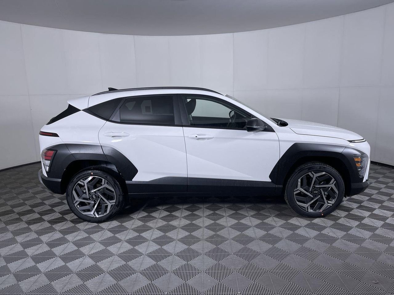 New 2026 Atlas White Hyundai SEL Premium AWD image 4