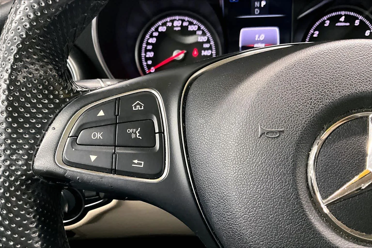 Used 2016 Polar White Mercedes-Benz GLC 300 image 23