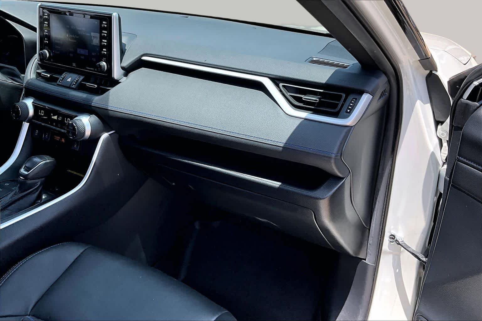Used 2021 Blizzard Pearl/Midnight Black Metallic Toyota Hybrid XSE image 18