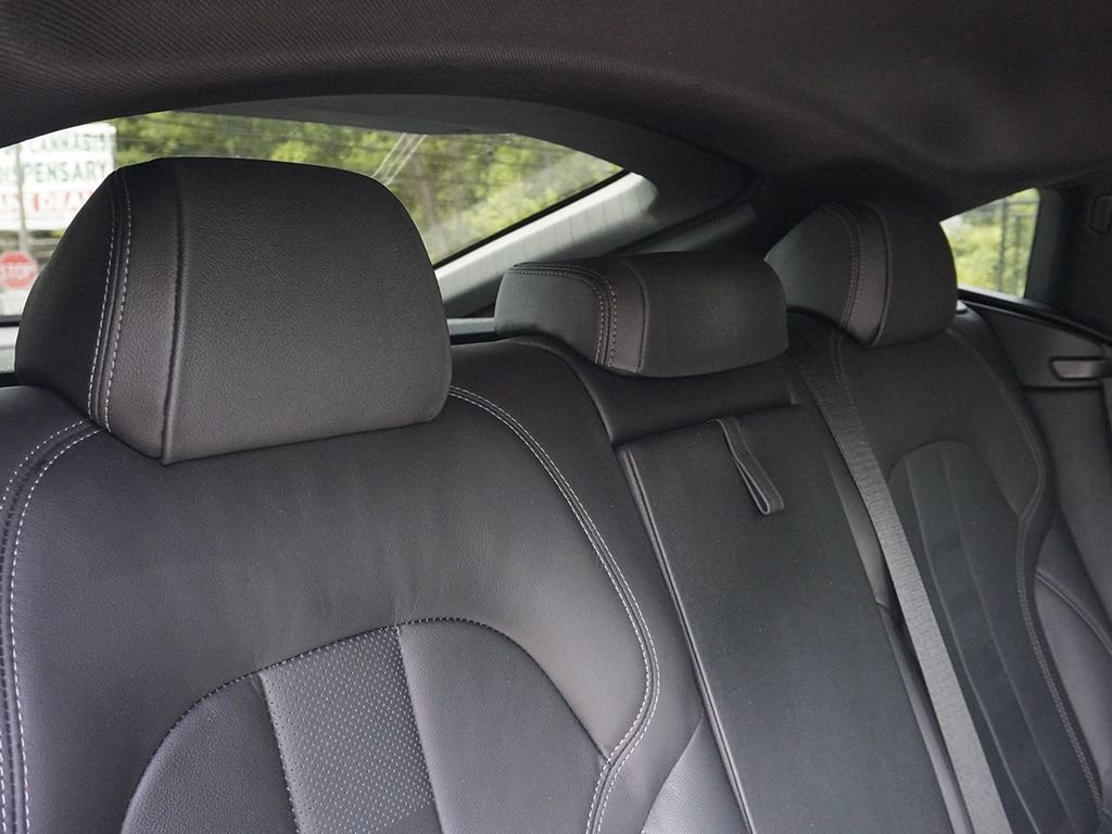 Used 2022 Black BMW xDrive40i image 36