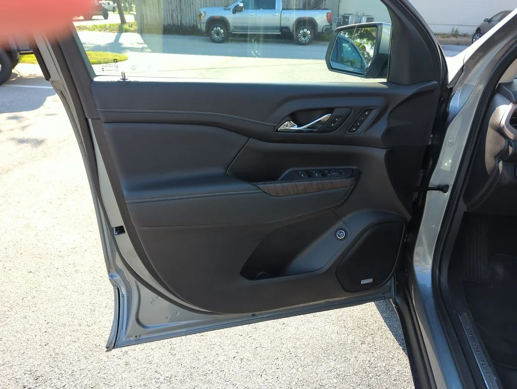 Used 2023 Silver GMC Denali image 17