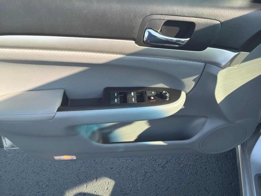 Used 2005  Acura Base image 9