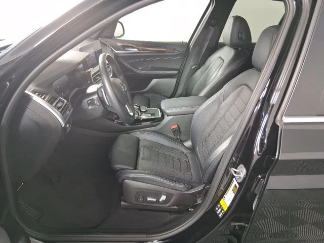 Used 2023 Black BMW xDrive30i image 9