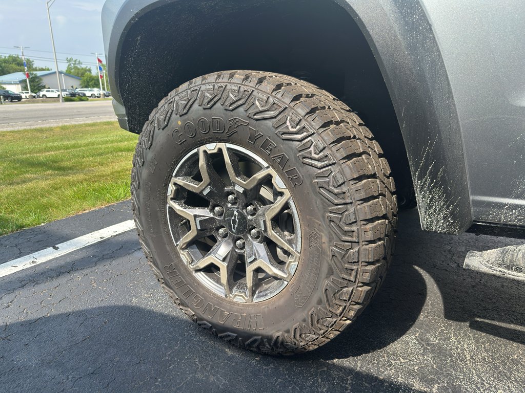 2026 Chevrolet Colorado ZR2 - Photo 8