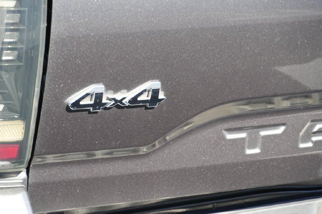Used 2016 Gray Toyota Limited image 21