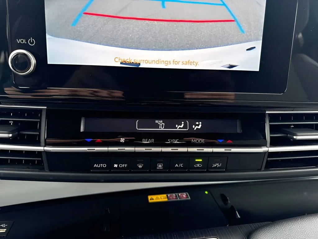 Used 2025 Ice Cap Toyota LE image 22