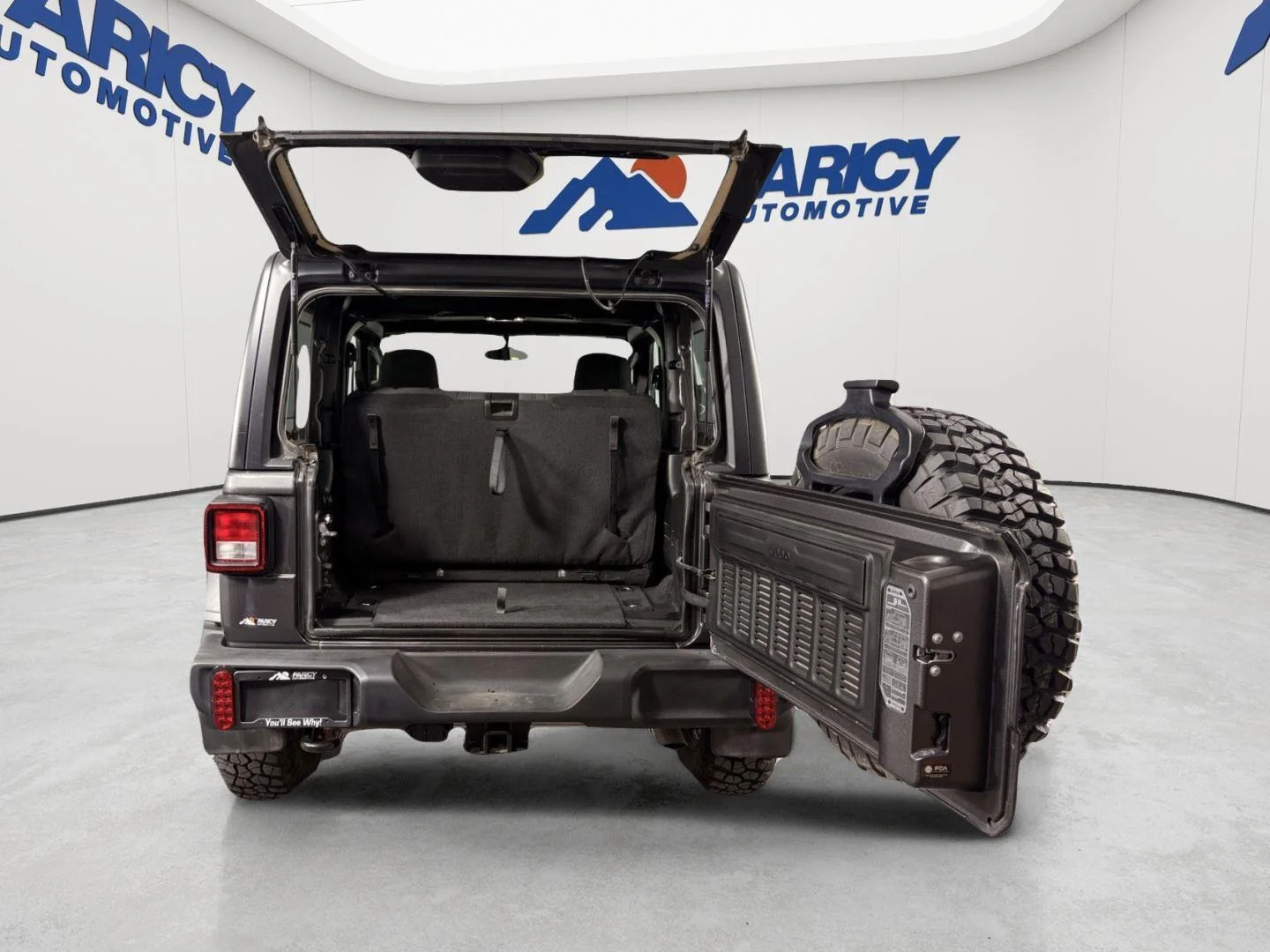 Used 2023 Granite Crystal Metallic Clearcoat Jeep Willys Sport image 5