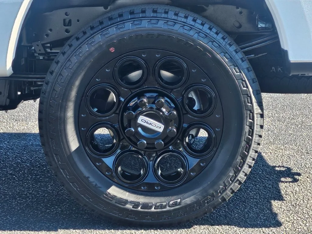 New 2027 Glacier Gray Metallic Tri-Coat Ford F-250® Lariat® image 14