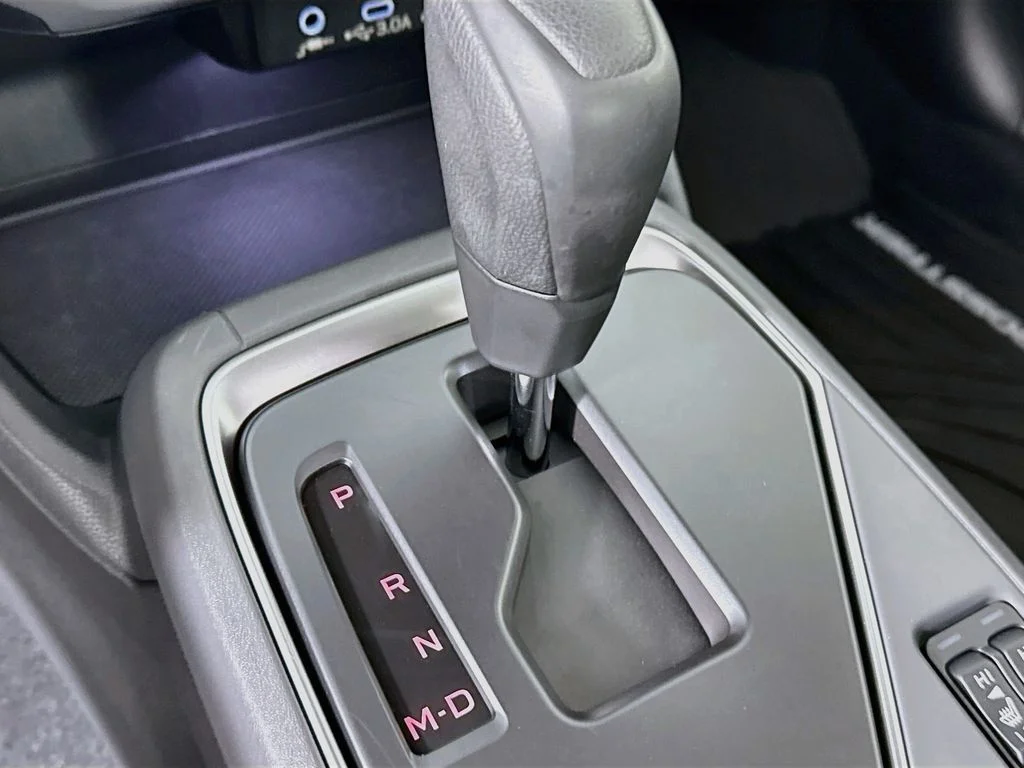 Used 2025 Crystal White Pearl Subaru Premium image 17