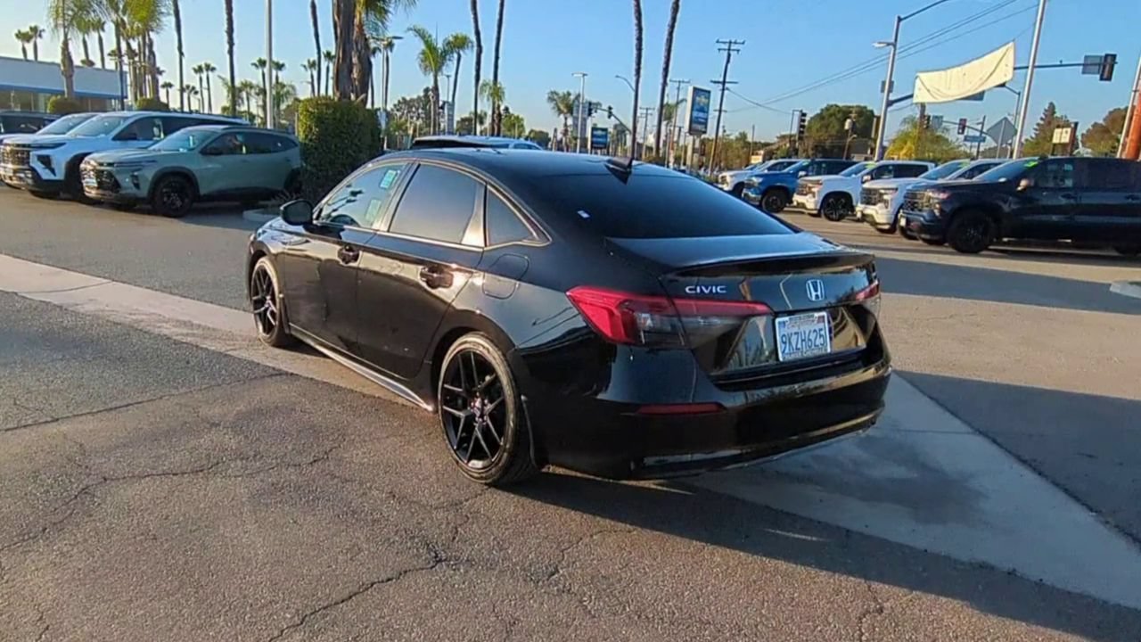 Used 2024  Honda Sport image 6