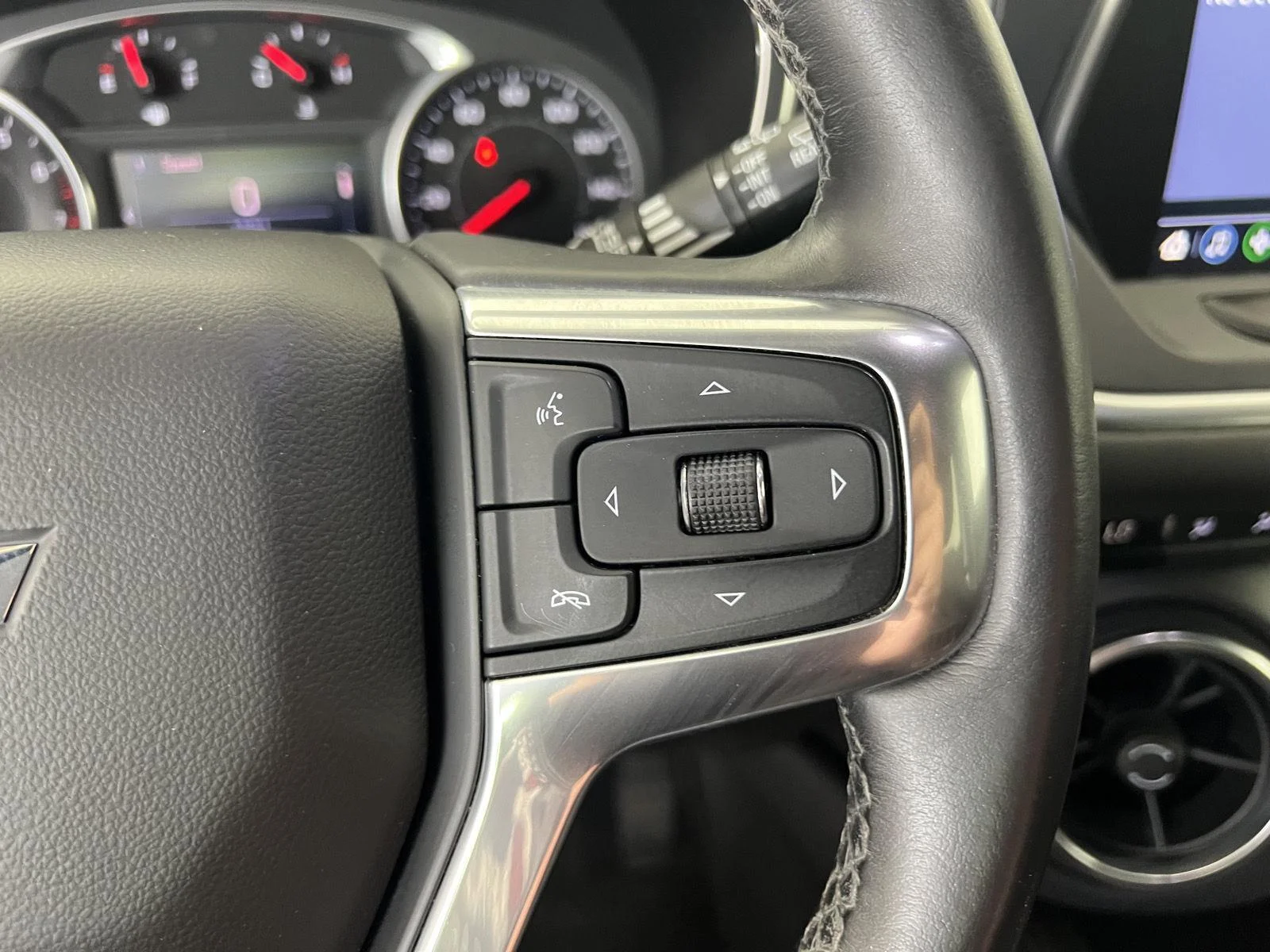 Used 2020 Summit White Chevrolet LT image 10
