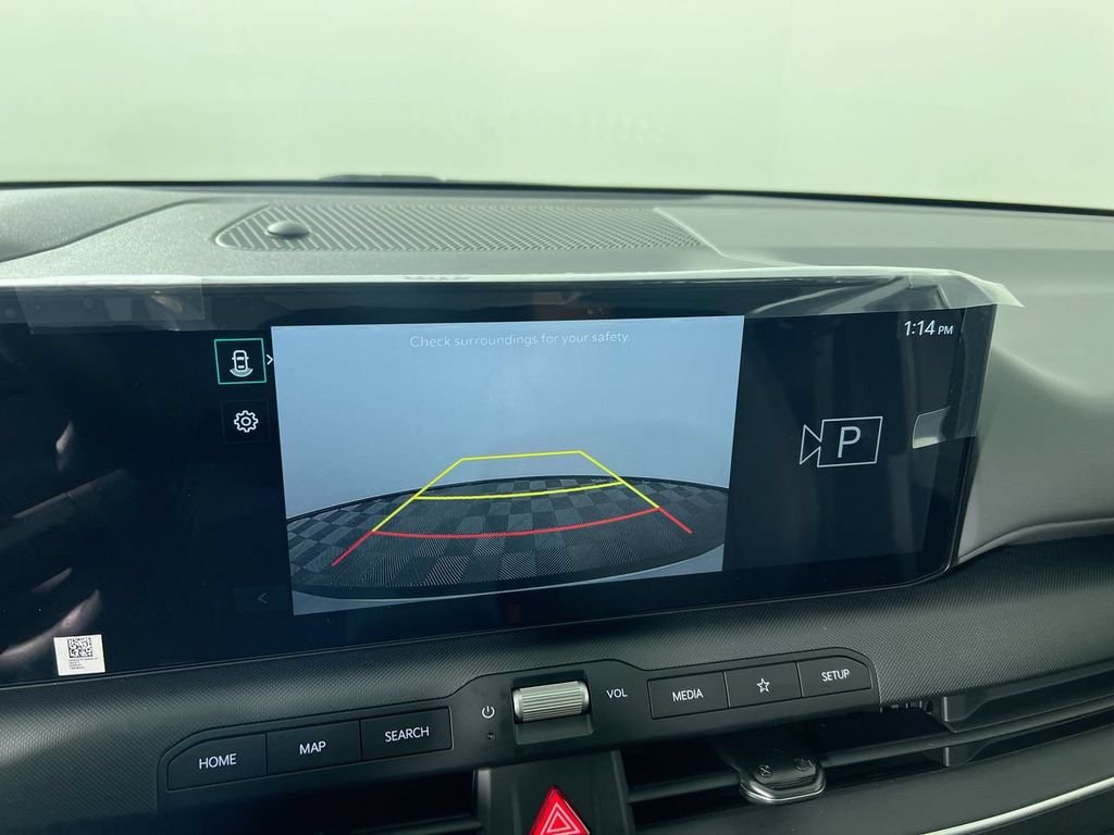 New 2026 Snow White Pearl Kia LXS image 27