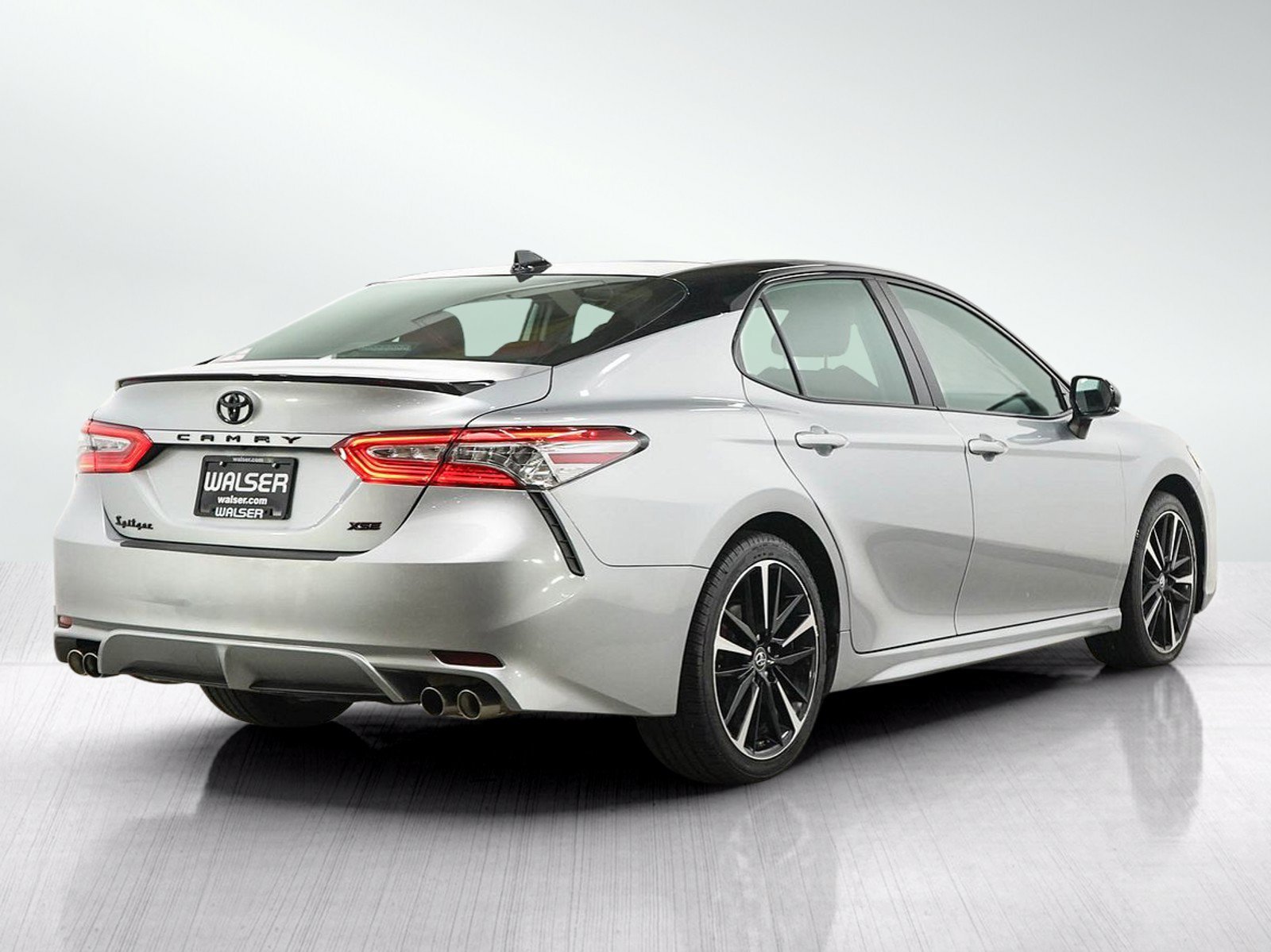 Used 2019 Midnight Black Metallic Toyota Xse image 5