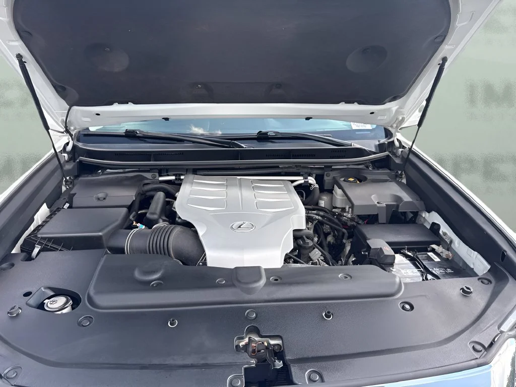 Used 2019 White Lexus 460 image 34