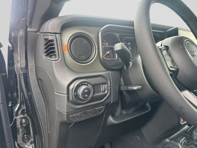New 2026 Black Clear-Coat Exterior Paint Jeep Mojave image 8