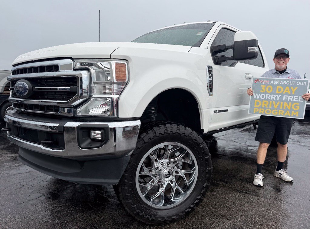 Used 2022 White Ford Lariat image 1