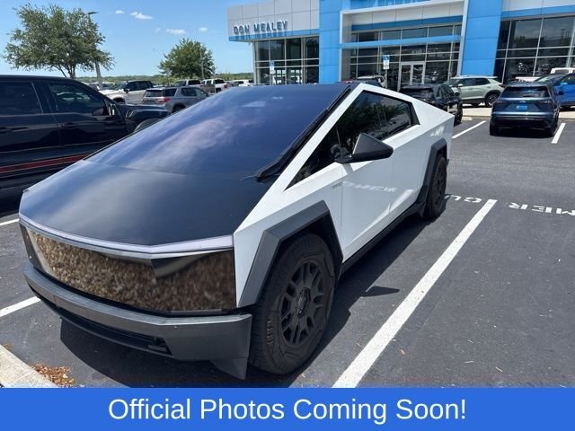Used 2024  Tesla Base image 2