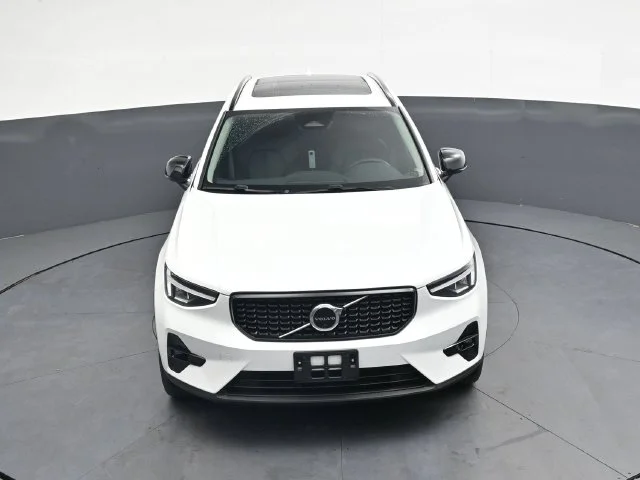 Used 2023 Crystal White Metallic Volvo Ultimate image 28