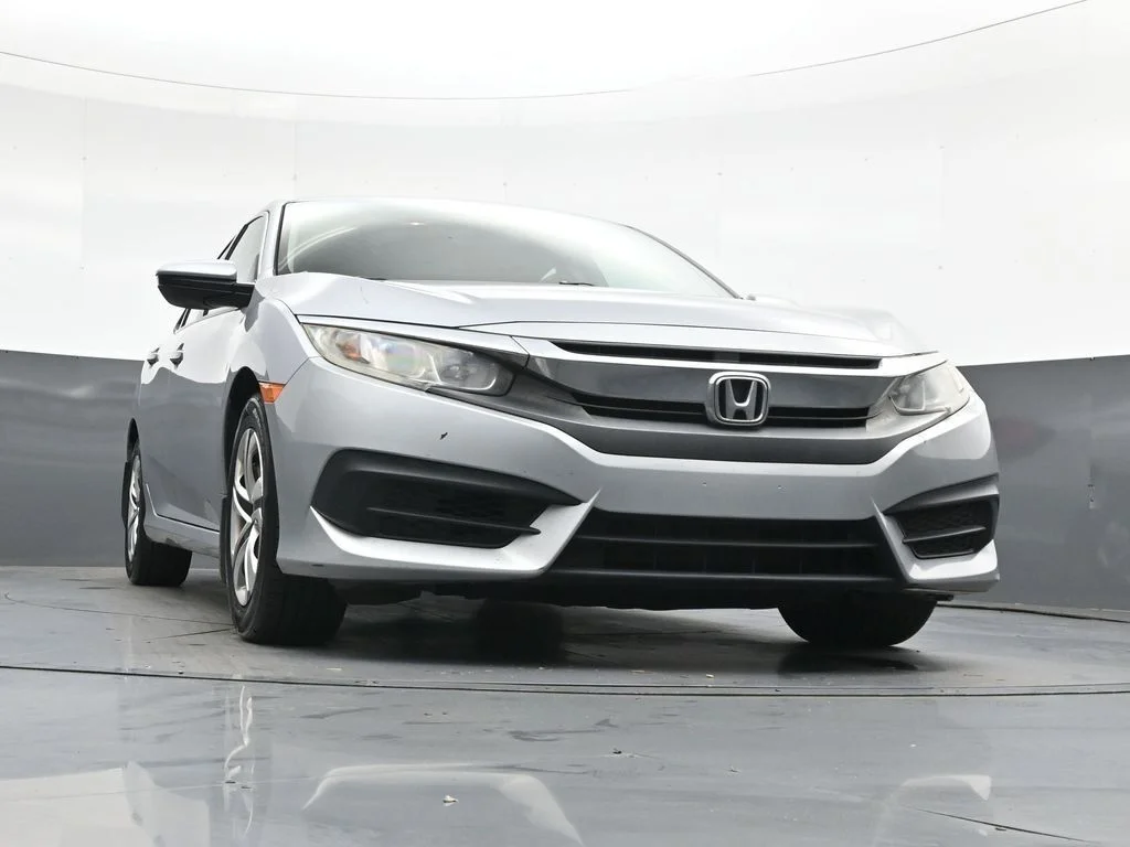 Used 2018  Honda LX image 30