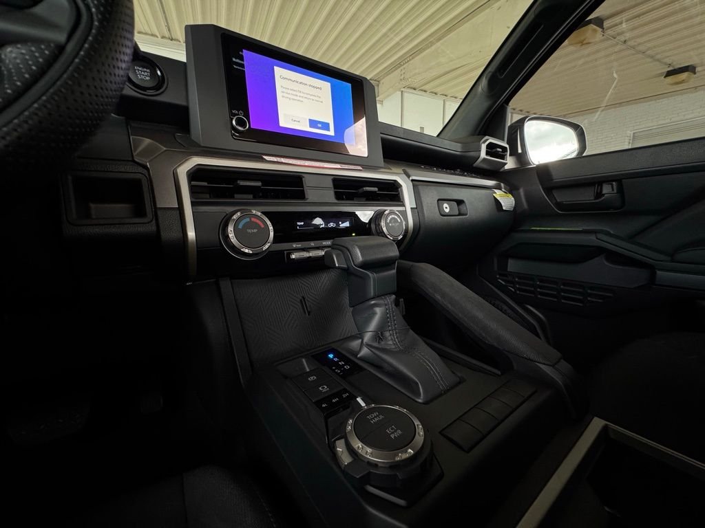 2025 Toyota Tacoma SR5 - Photo 23
