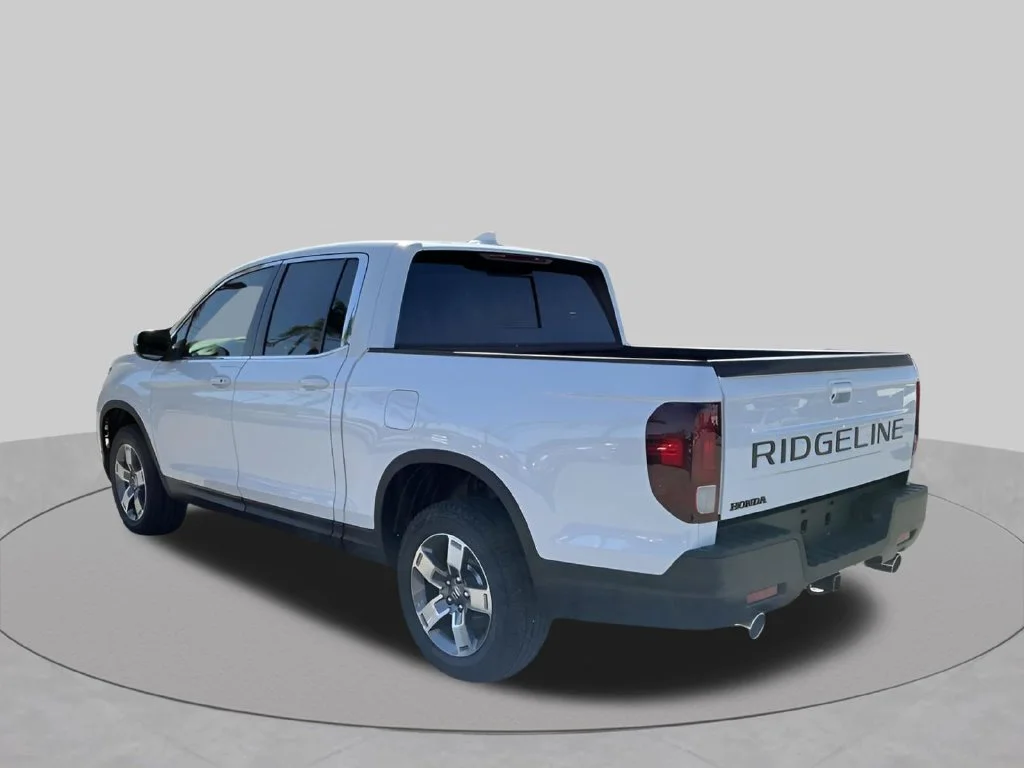 Used 2026 White Honda RTL image 5