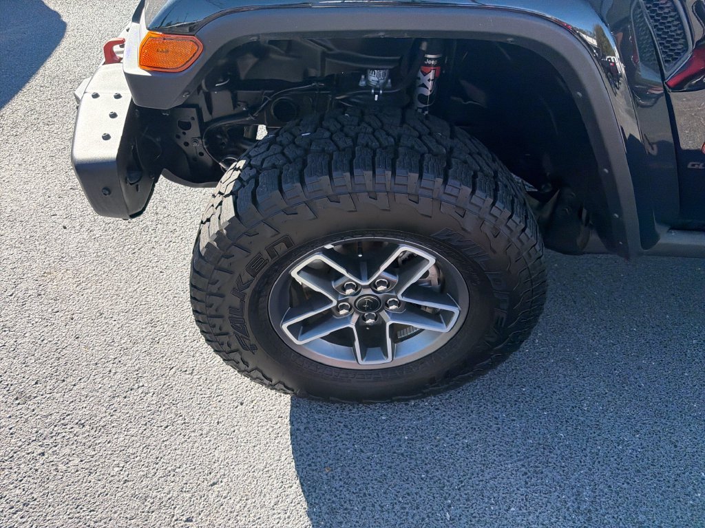 Used 2026 Black Jeep Mojave X image 10