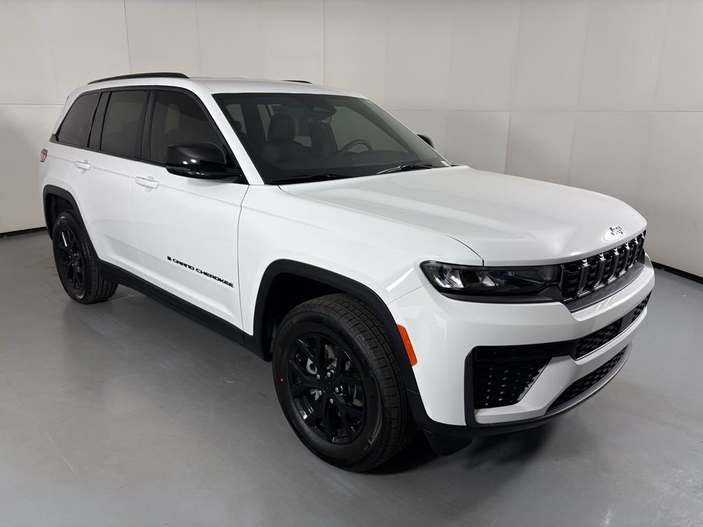 New 2026 Bright White Clear-Coat Exterior Paint Jeep Altitude image 2