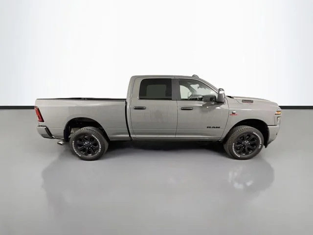 Used 2025 White Ram Big Horn image 8