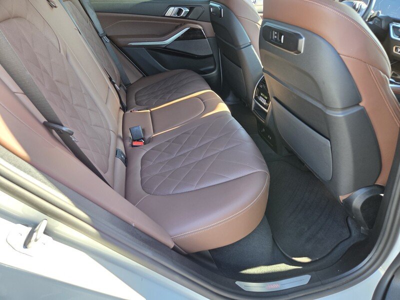 Used 2025 White BMW xDrive40i image 20