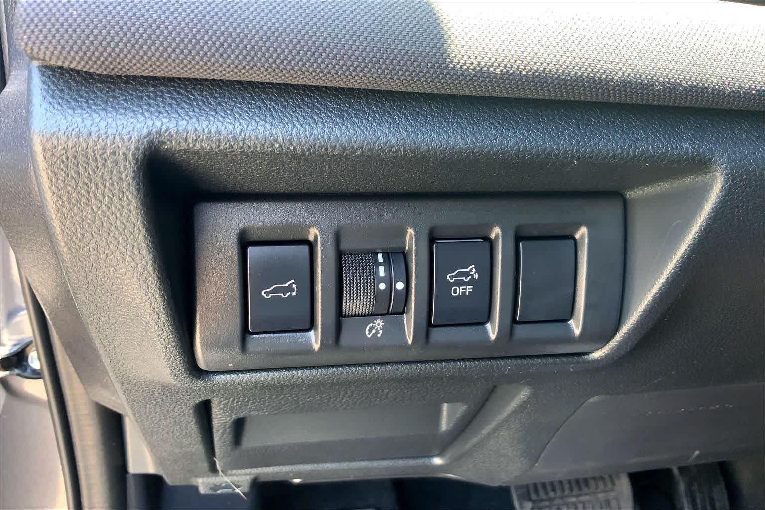 Used 2025 Magnetite Gray Metallic Subaru Premium image 30