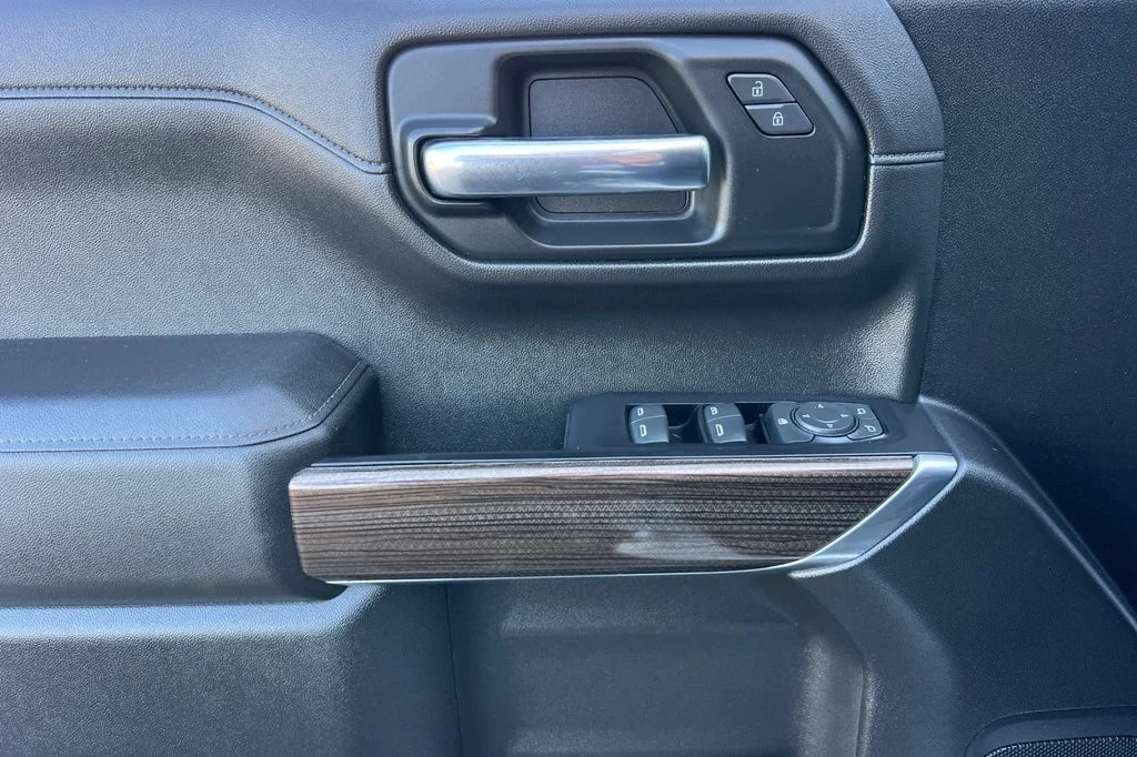 Used 2019 White Chevrolet RST image 14