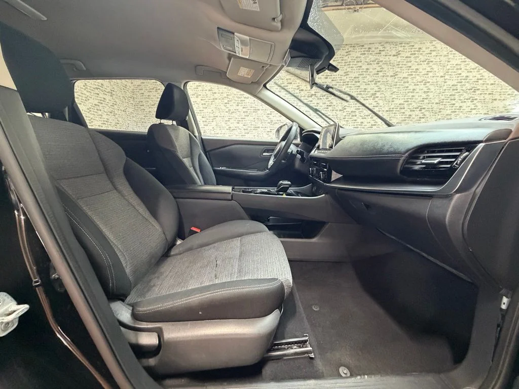 Used 2021 Super Black Nissan SV image 8