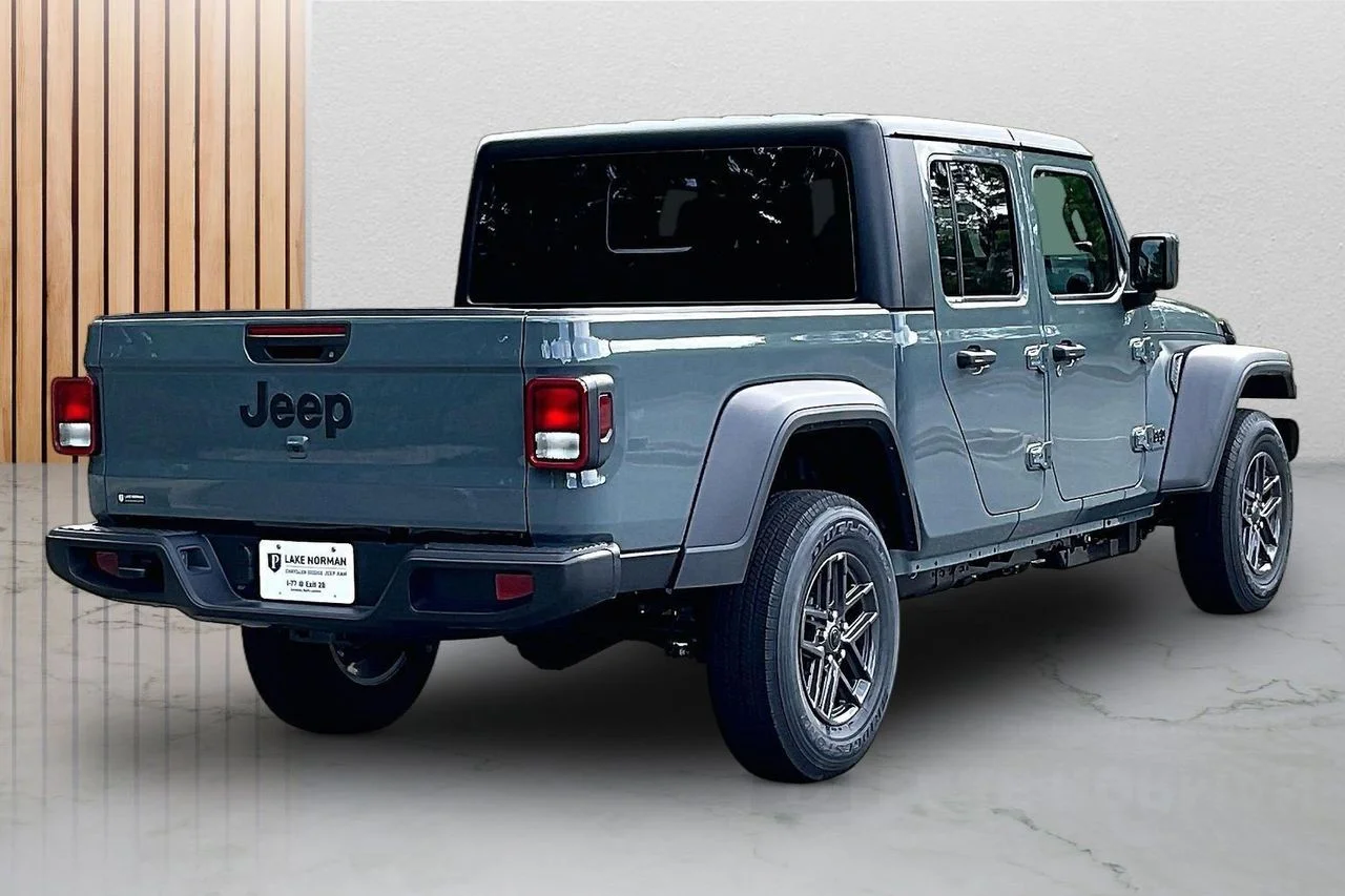 New 2026 Anvil Clear-Coat Exterior Paint Jeep Sport S image 9