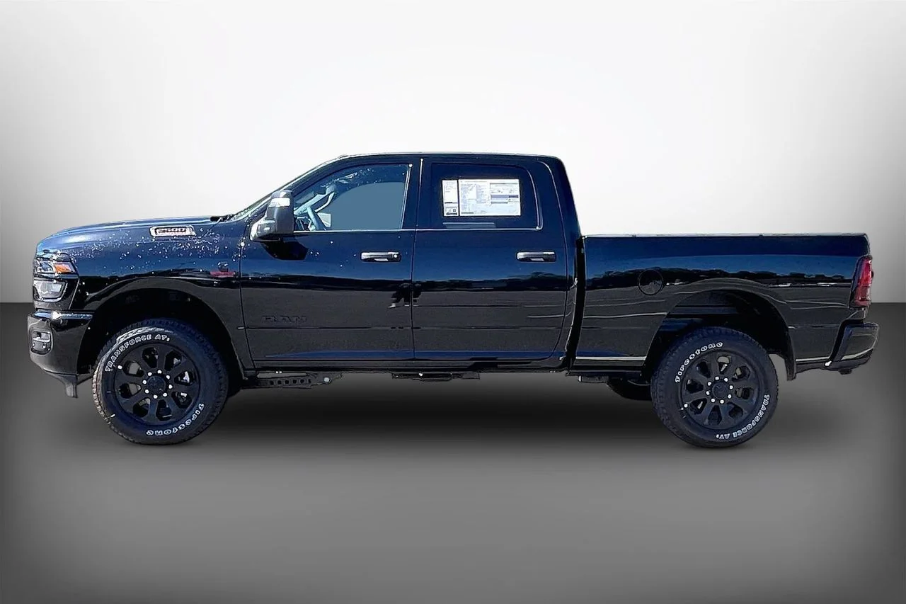 New 2026 Diamond Black Crystal Pearlcoat RAM Big Horn image 5
