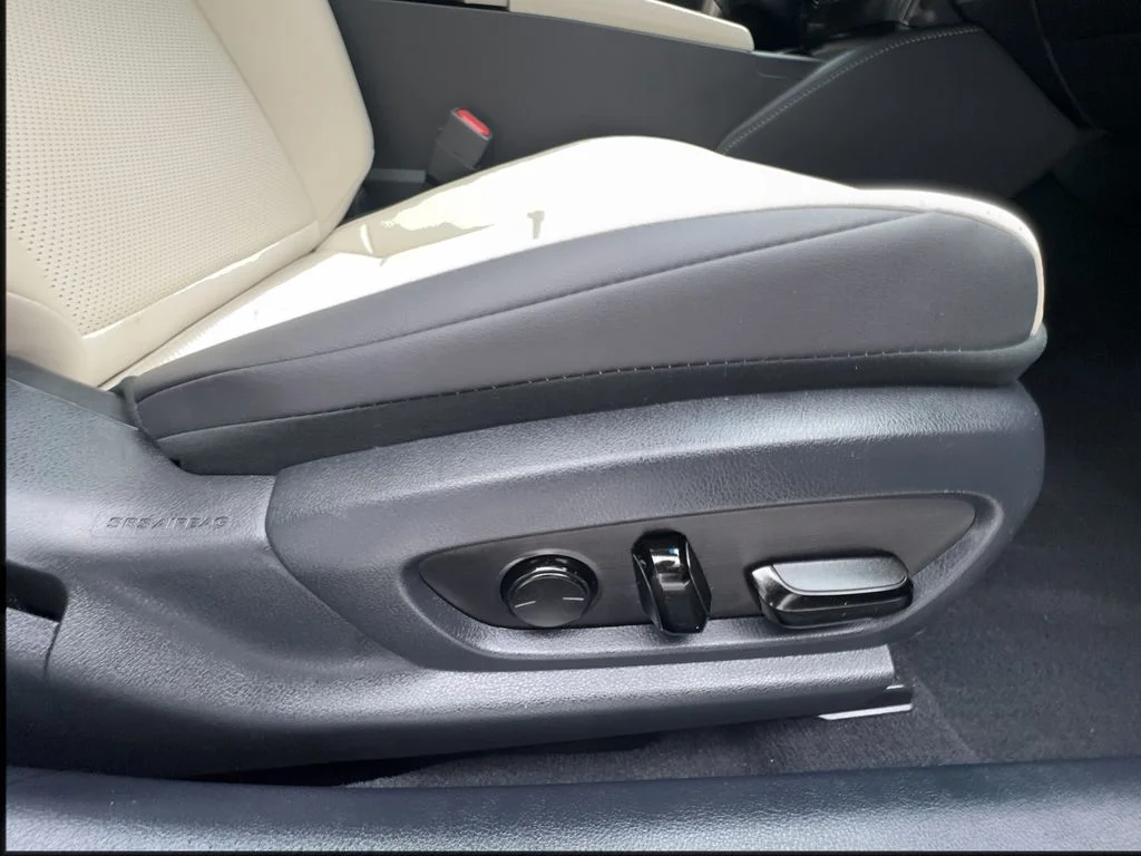 Used 2024 Black Lexus 350 image 33