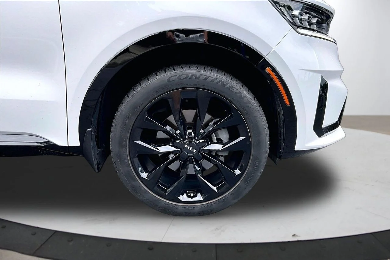 Certified Used 2022 White Kia SX image 35
