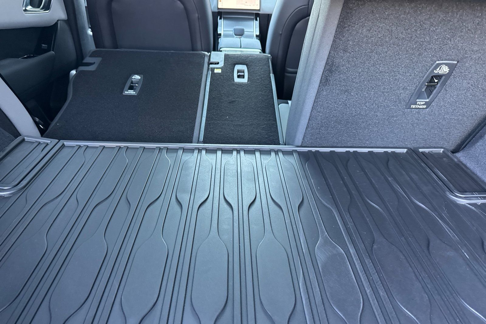 New 2026 Fuji White Land Rover S image 16