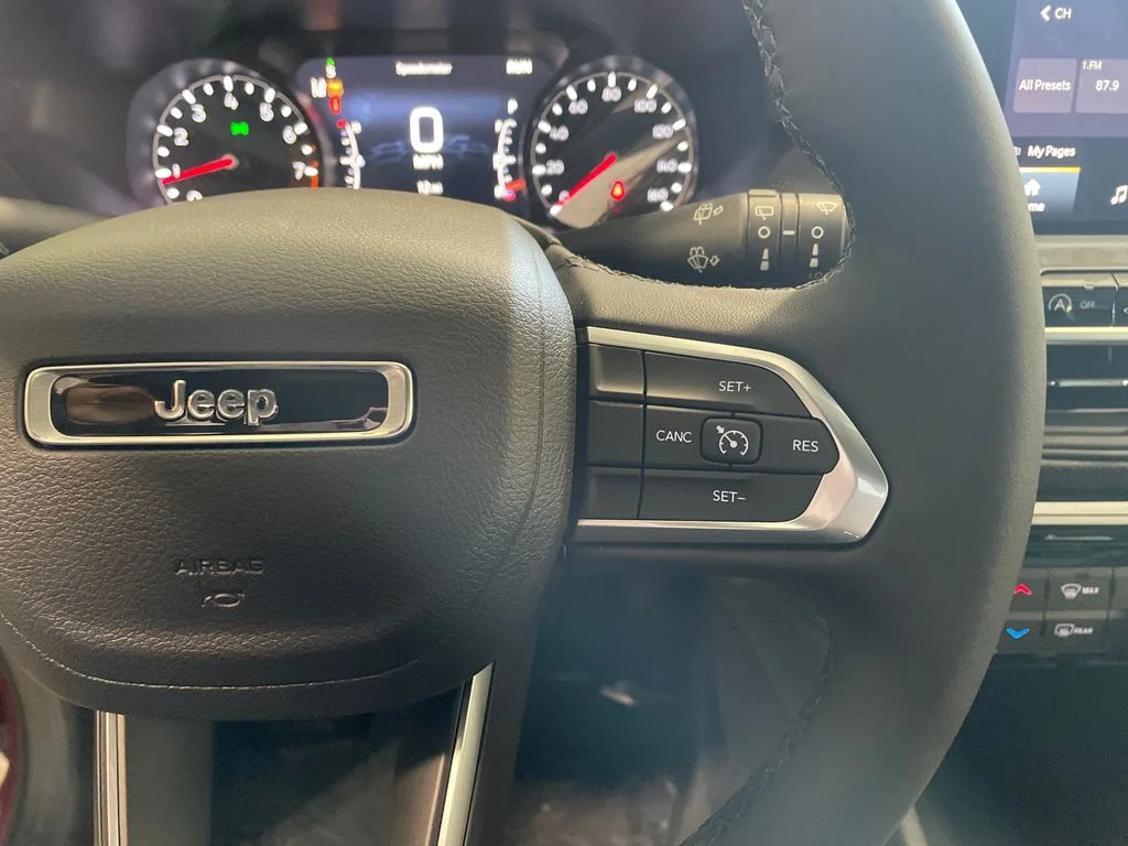 New 2026 Red Hot Pearlcoat Jeep Latitude Altitude image 15