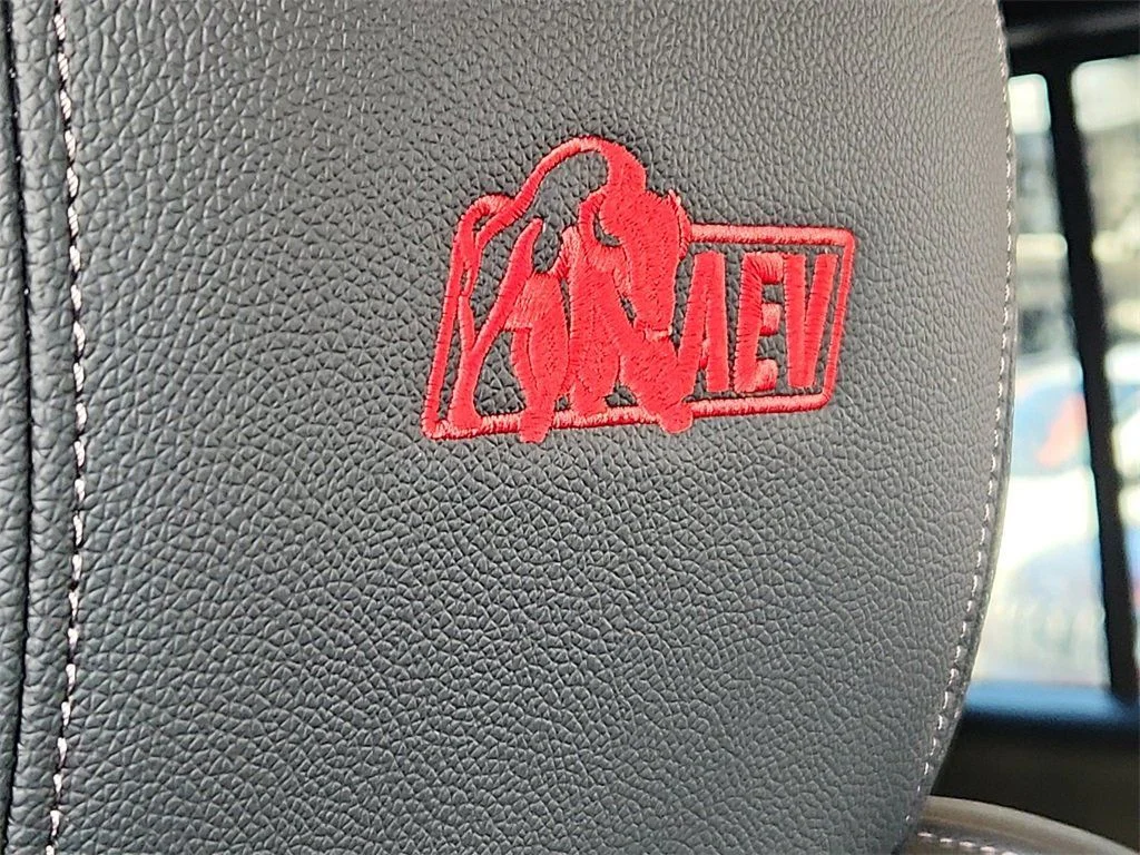 2025 Jeep Wrangler 4-Door Rubicon - Photo 14