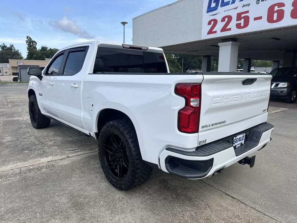 Used 2021 White Chevrolet RST image 20