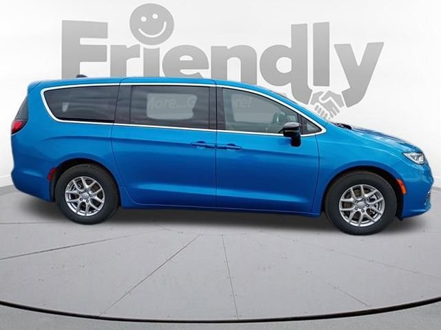 New 2026 Hydro Blue Pearl-Coat Exterior Paint Chrysler Select image 5