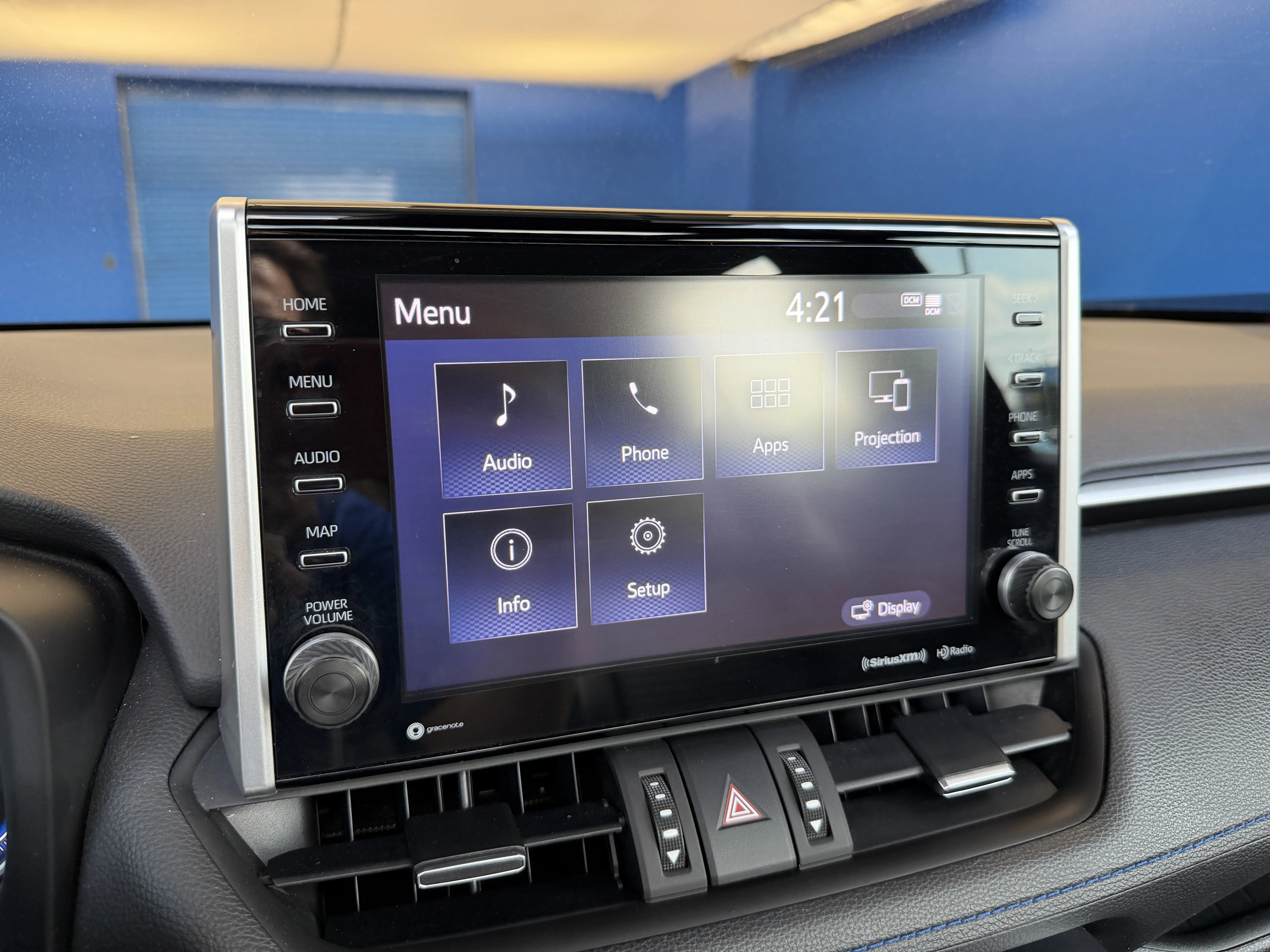 Used 2022 Blizzard Pearl/Midnight Black Metallic Toyota Hybrid XSE image 20